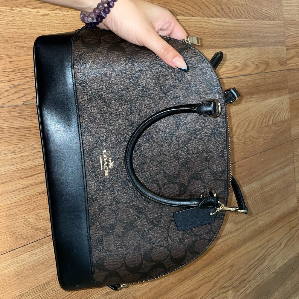 Coach crossbody leather bag | signature print